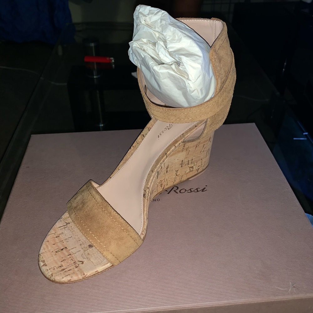 NEVER WORN LUXURY WEDGE SHOE